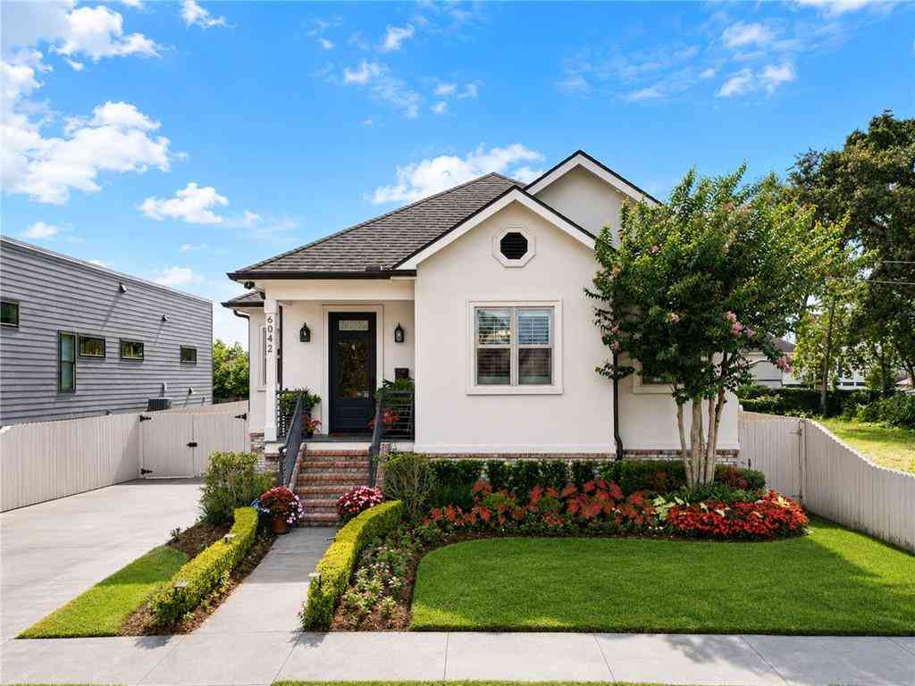 Homes For Sale - 6042 Cameron Boulevard<br/> New Orleans, LA 70122