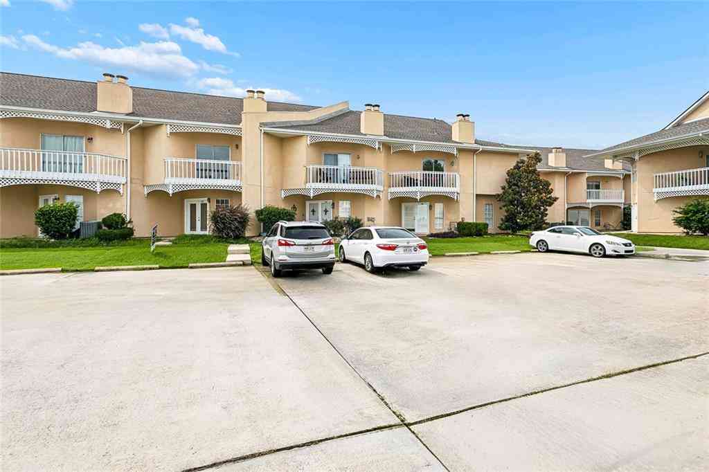 Condo For Sale - 701 Tops'l Drive #701<br/> Mandeville, LA 70471
