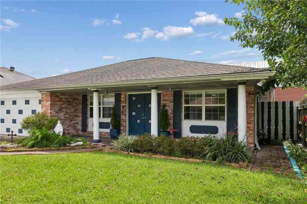 Homes For Sale - 2621 Veronica Drive<br/> Chalmette, LA 70043