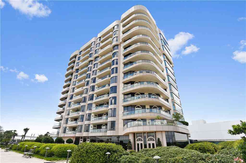Condo For Sale - 600 Port Of New Orleans Place #6F<br/> New Orleans, LA 70130