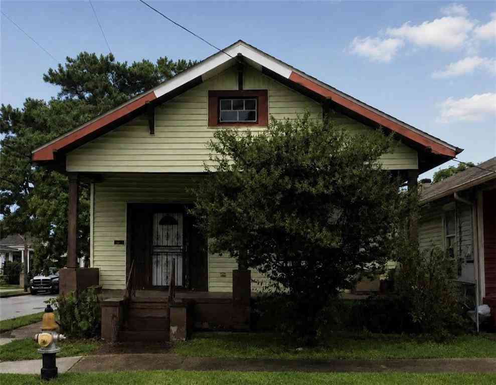 Homes For Sale - 2502 Cambronne Street<br/> New Orleans, LA 70118