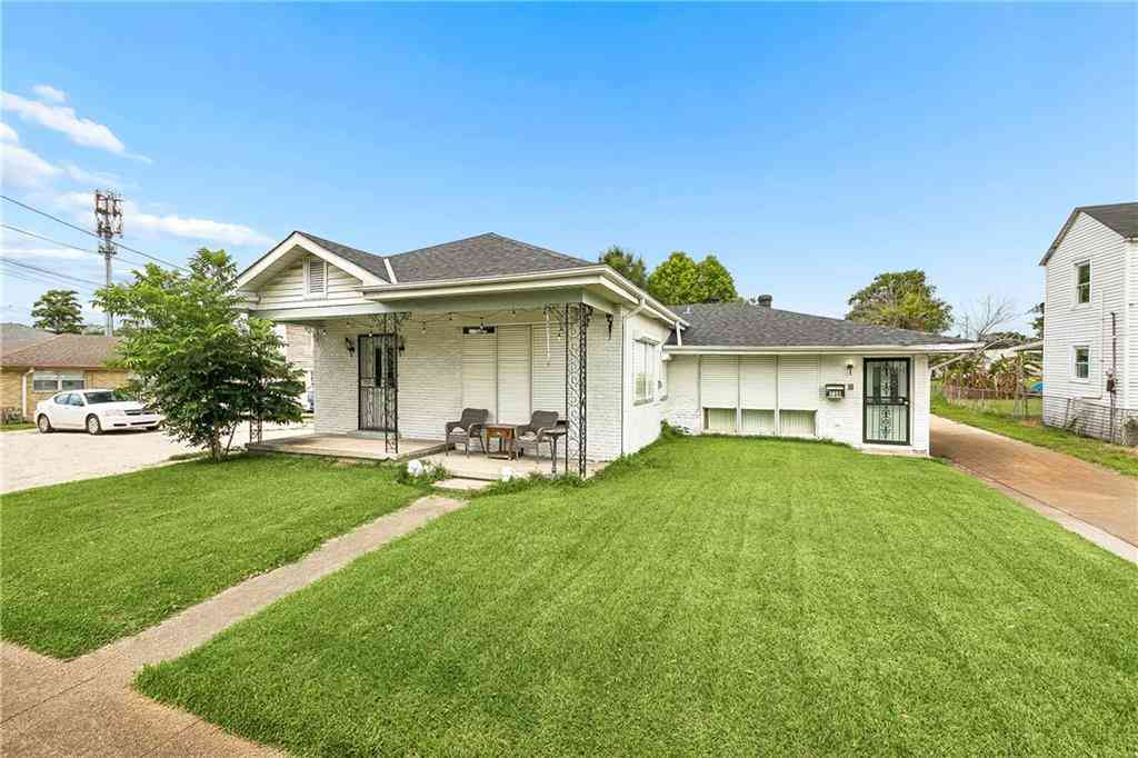 Homes For Sale - 738 Avenue A Avenue<br/> Westwego, LA 70094