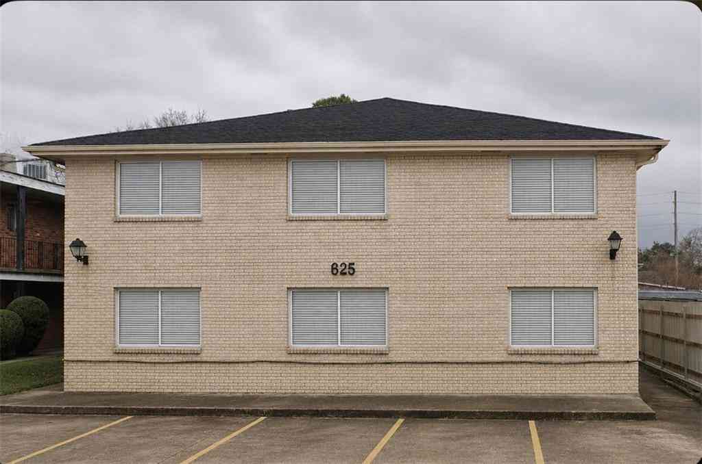 Apartment For Rent - 625 Papworth Avenue #F<br/> Metairie, LA 70005
