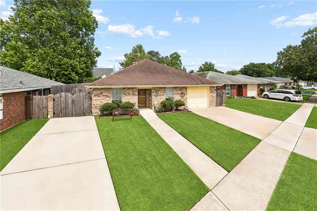 Homes For Sale - 5213 Pike Drive<br/> Metairie, LA 70003