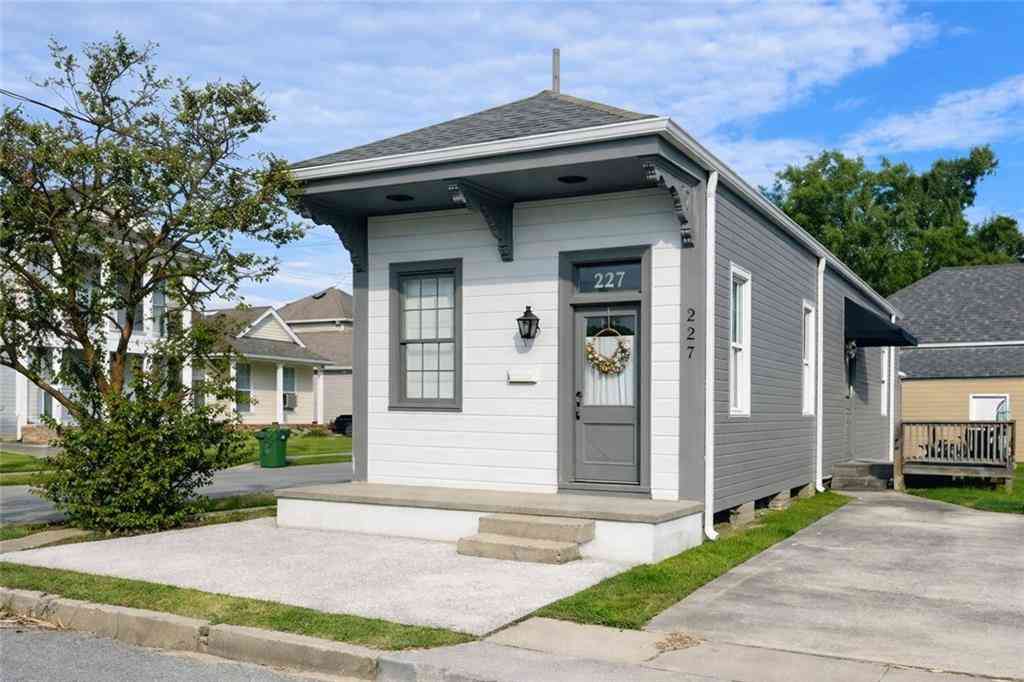 Homes For Rent - 227 2nd Street<br/> Jefferson County, Gretna, LA 70053