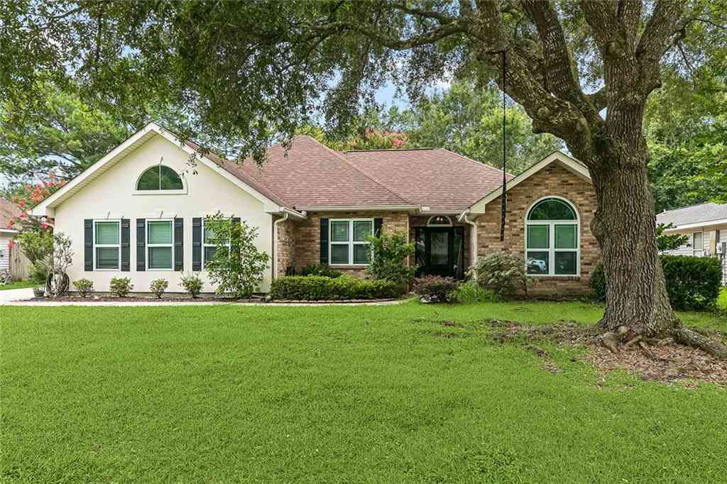 Homes For Sale - 10 Wickfield Drive<br/> Covington, LA 70433