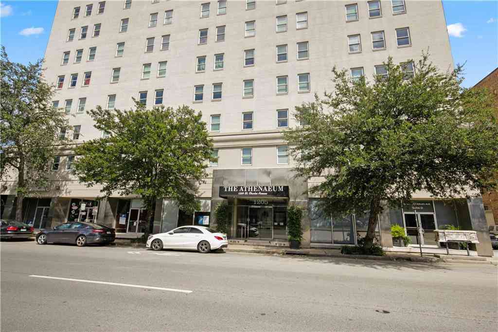 Condo For Sale - 1205 St. Charles Avenue #611<br/> New Orleans, LA 70130
