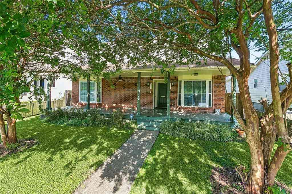 Townhouse For Rent - 6832 Orleans Avenue<br/> Orleans County, New Orleans, LA 70124