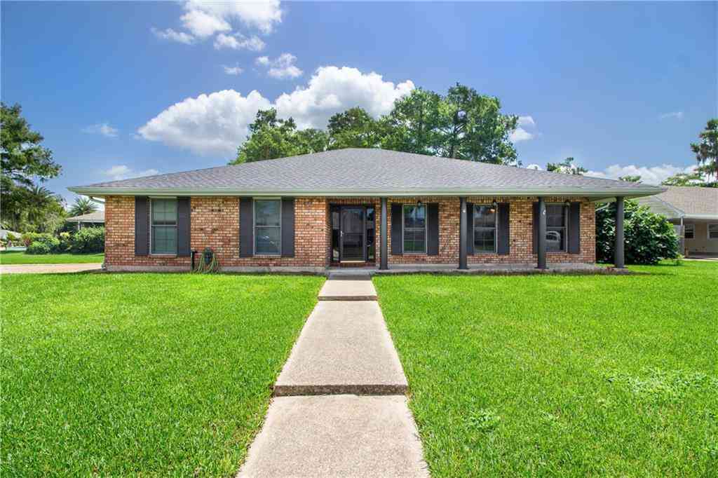 Homes For Sale - 16 Parlage Drive<br/> Destrehan, LA 70047