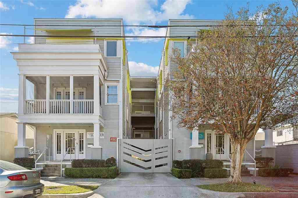 Condo For Sale - 8220 Maple Street #F<br/> New Orleans, LA 70118