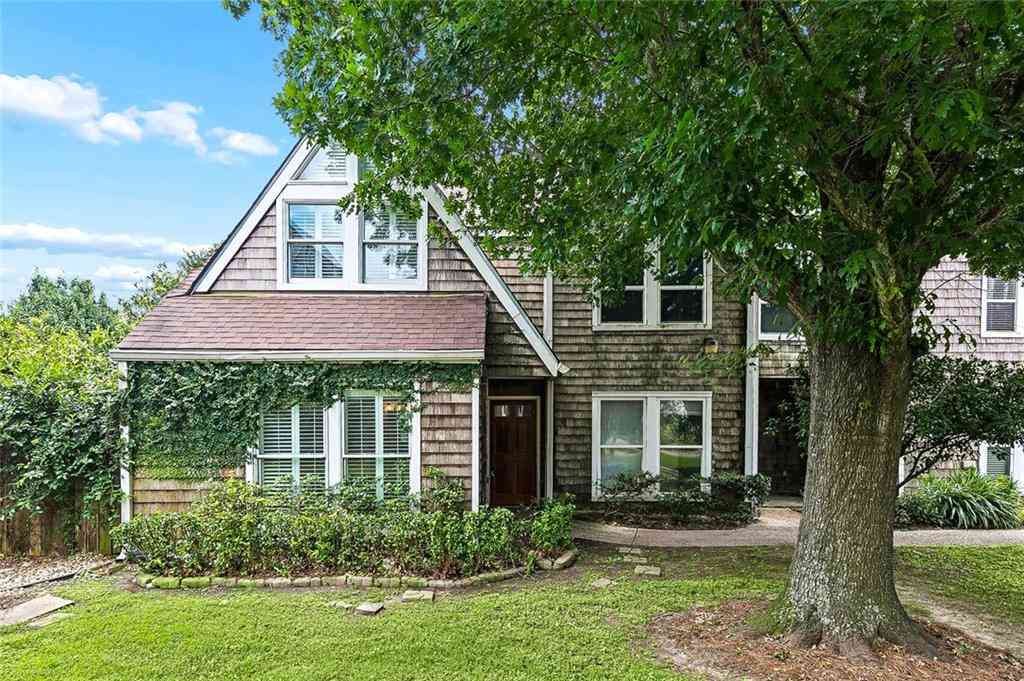 Homes For Sale - 2 Spinnaker Lane<br/> New Orleans, LA 70124