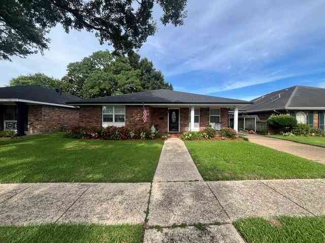 Homes For Sale - 1613 Bonnie Street<br/> Metairie, LA 70001