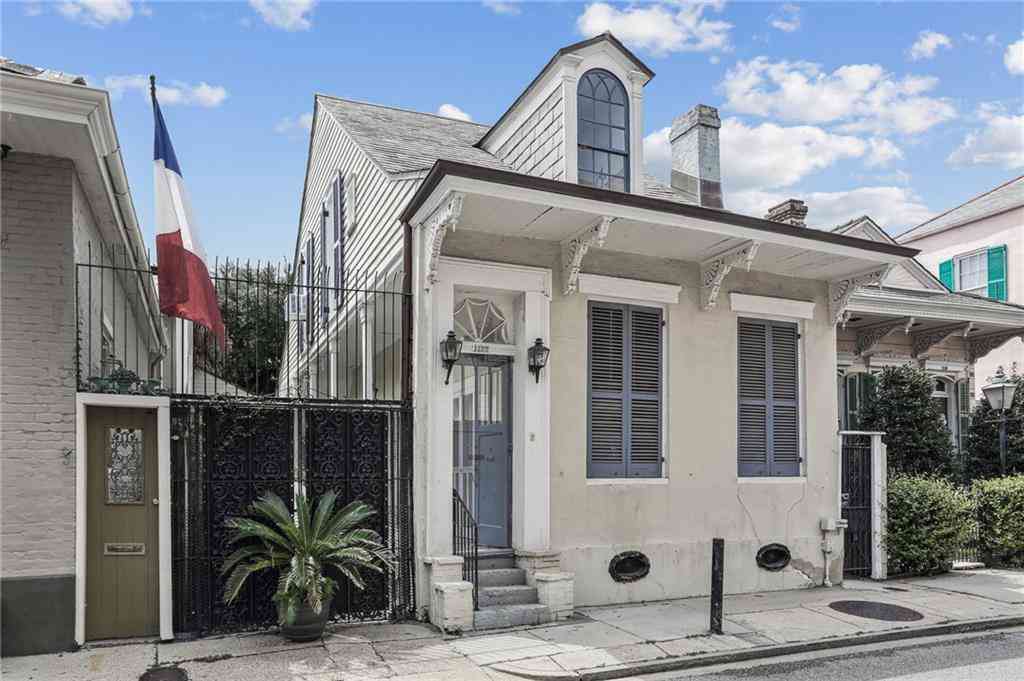 Condo For Rent - 1122 Dauphine Street<br/> Orleans County, New Orleans, LA 70116