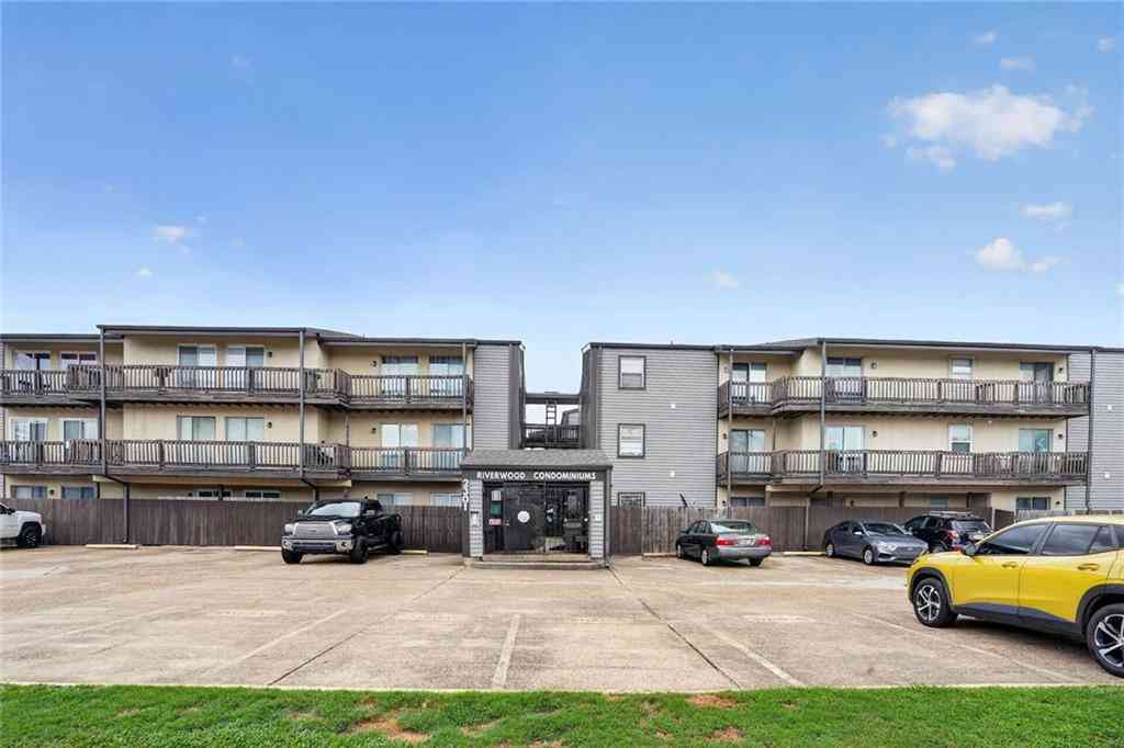 Condo For Rent - 2301 Edenborn Avenue #1007<br/> Metairie, LA 70001