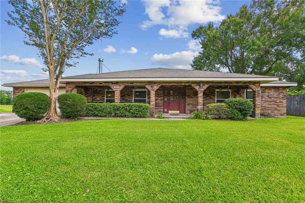 Homes For Sale - 182 Thoroughbred Avenue<br/> Saint Charles County, Montz, LA 70068