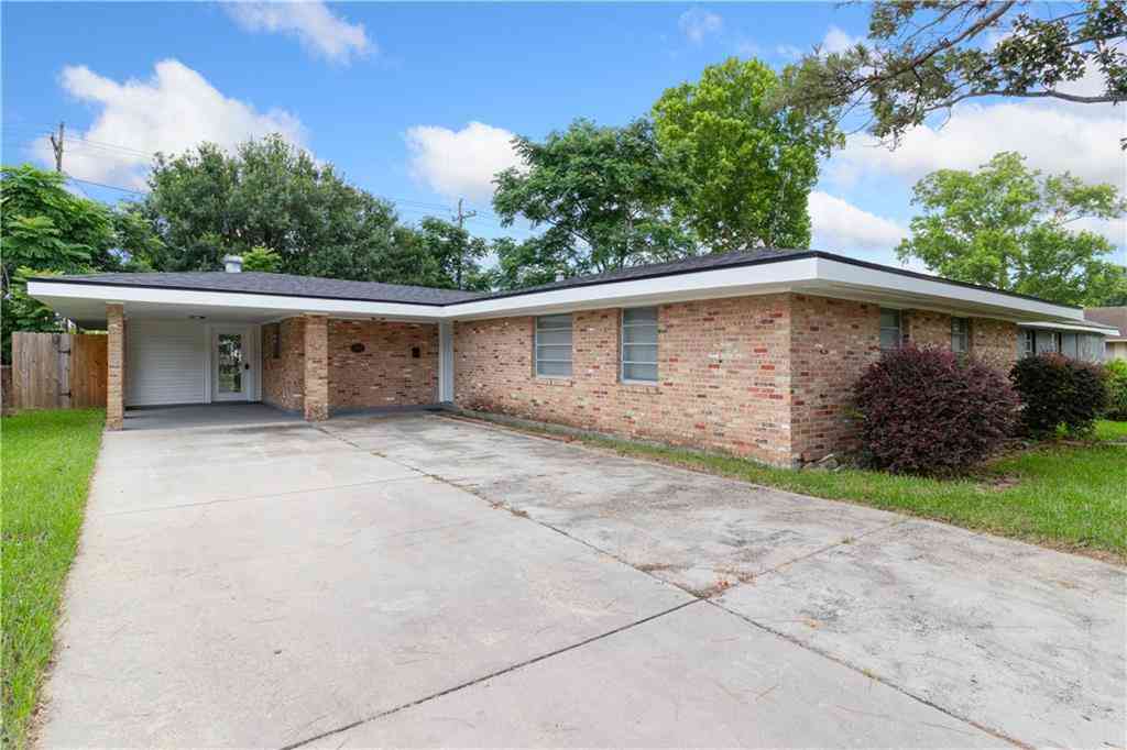 Homes For Sale - 3345 Sommerset Drive<br/> New Orleans, LA 70131