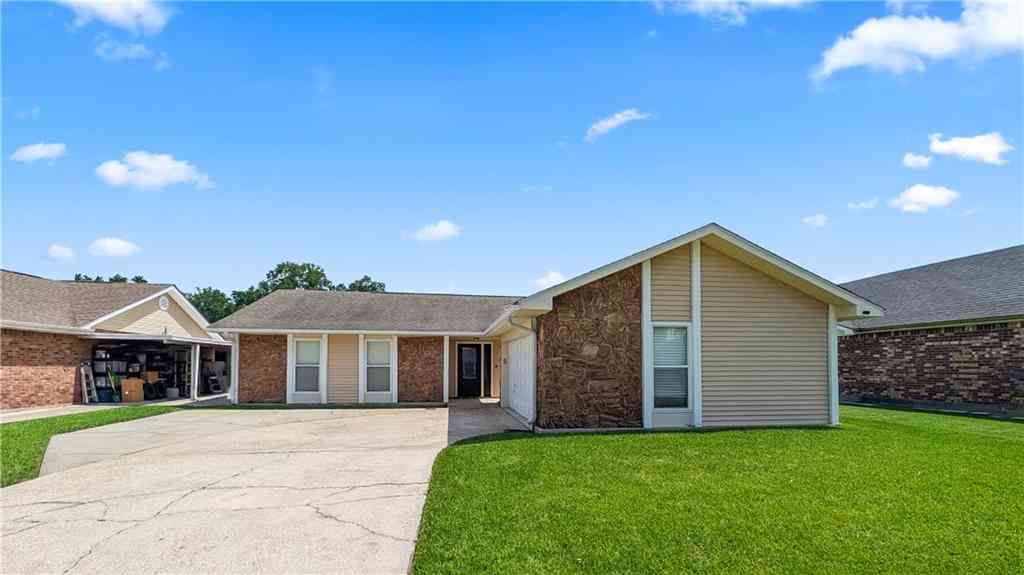 Homes For Sale - 2740 Acorn Street<br/> Marrero, LA 70072