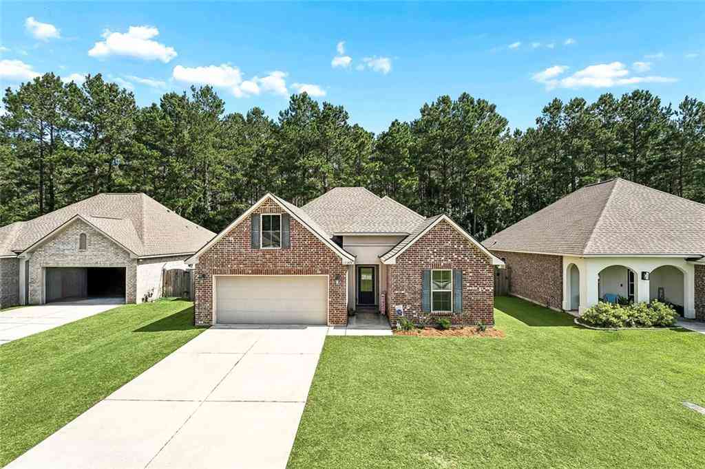 Homes For Sale - 12372 Parma Circle<br/> Saint Tammany County, Covington, LA 70435