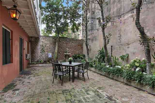 Apartment For Rent - 411 Burgundy Street #2<br/> New Orleans, LA 70112