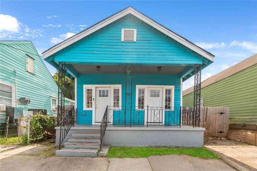 Homes For Sale - 1725 Mandeville Street<br/> New Orleans, LA 70117
