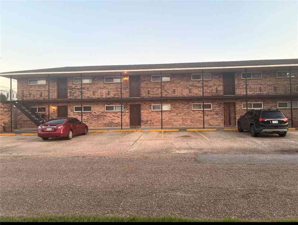 Homes For Sale - 600 Westwood Drive<br/> Marrero, LA 70072