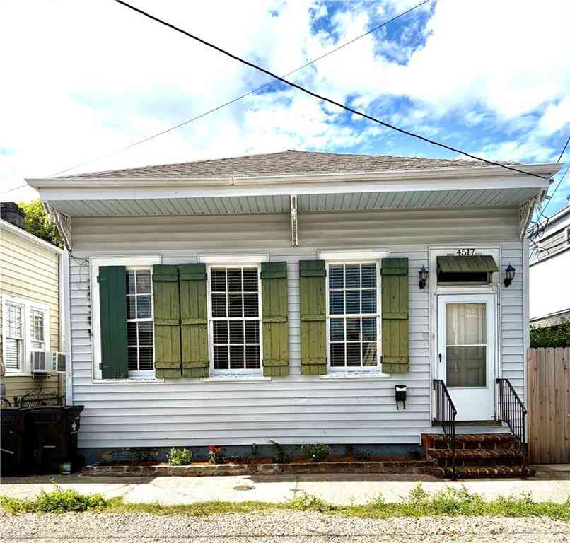 Homes For Sale - 4517 Annunciation Street<br/> New Orleans, LA 70115