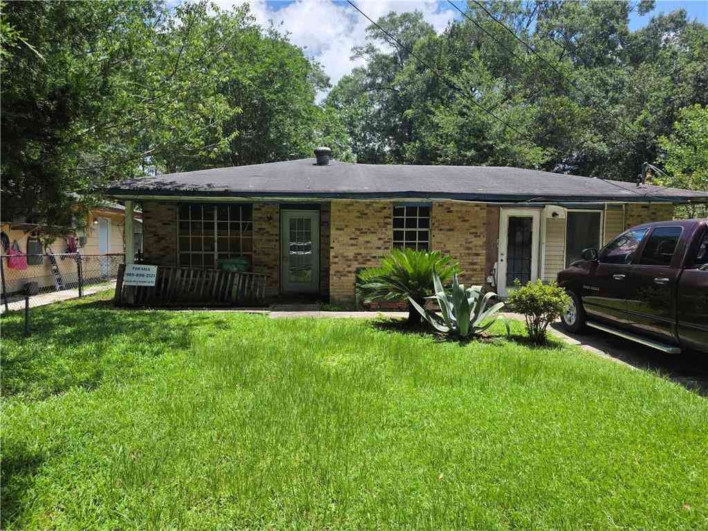 Homes For Sale - 340 N Pine Street<br/> Saint Tammany County, Slidell, LA 70458
