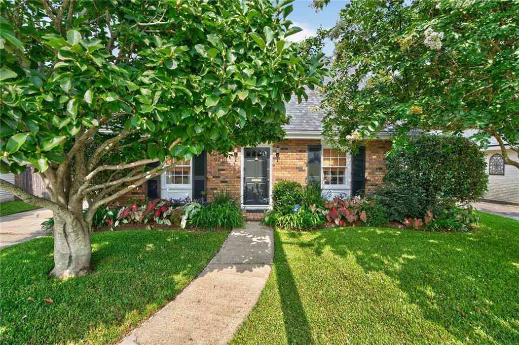 Homes For Sale - 629 Aris Avenue<br/> Metairie, LA 70005