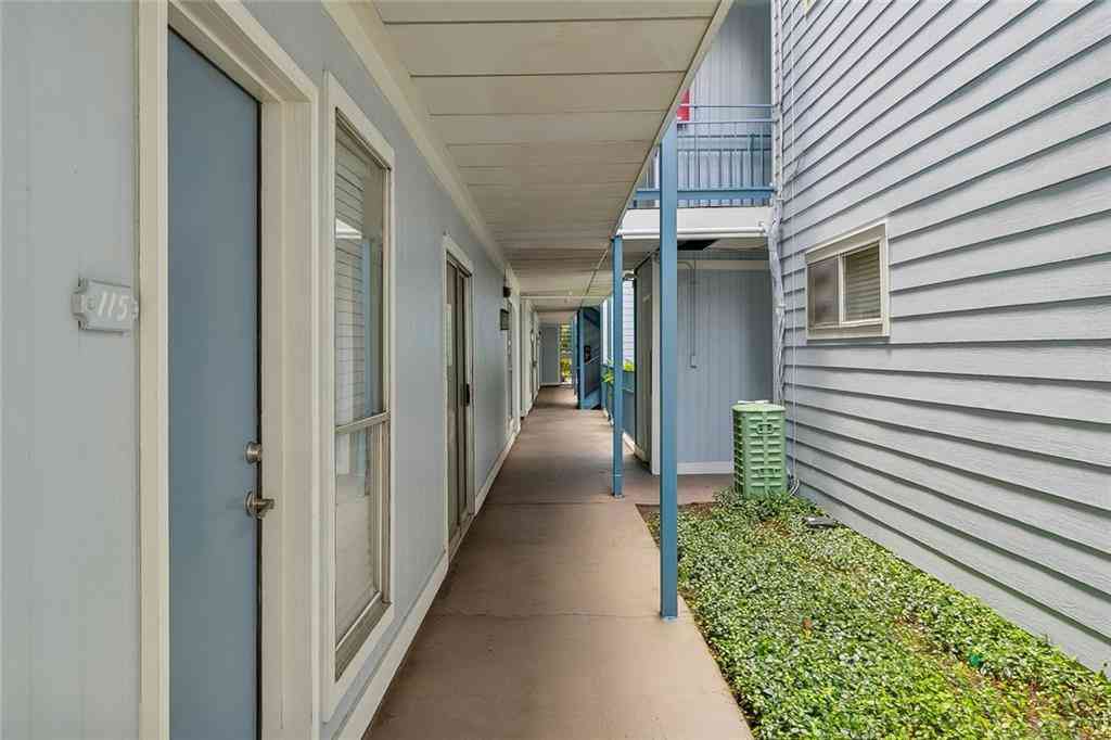 Condo For Sale - 318 Lake Marina Drive #115<br/> New Orleans, LA 70124