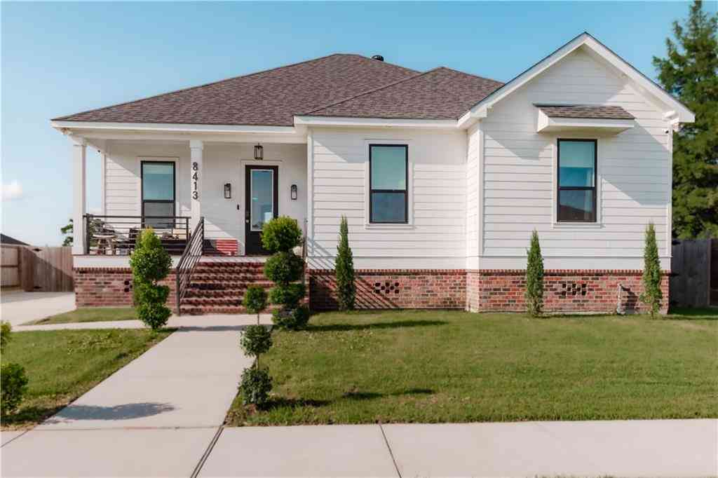 Homes For Sale - 8413 Benjamin Street<br/> Chalmette, LA 70043