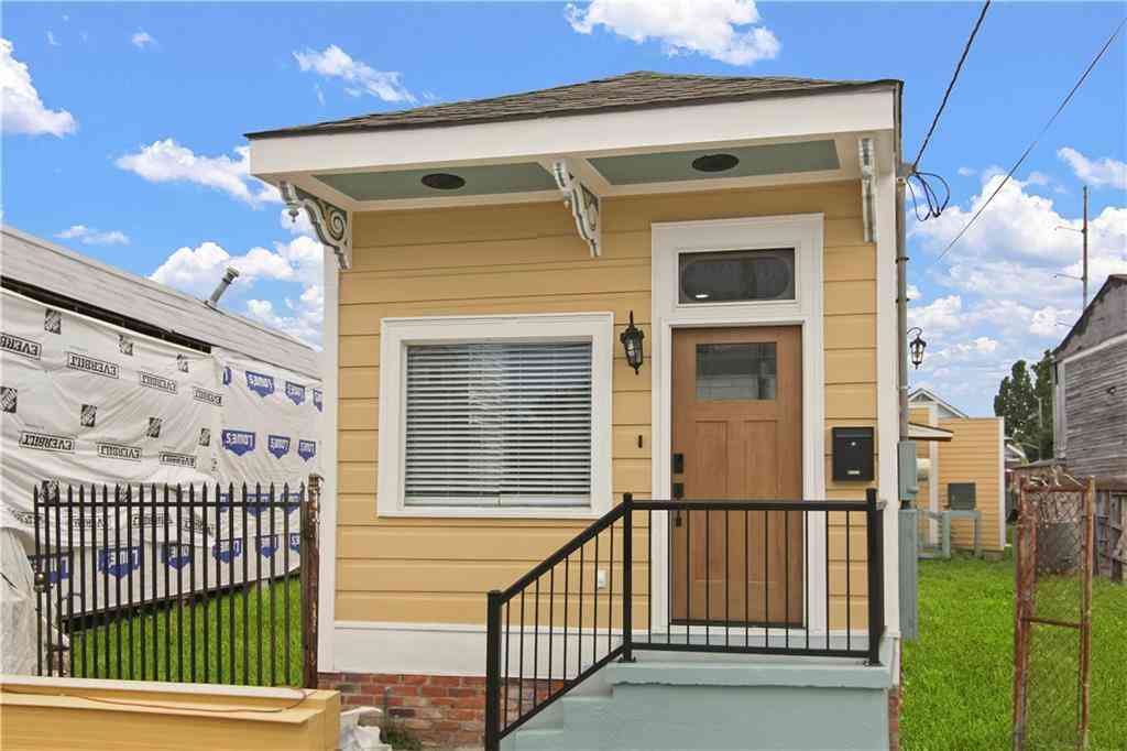 Homes For Rent - 2009 Governor Nicholls Street<br/> New Orleans, LA 70116