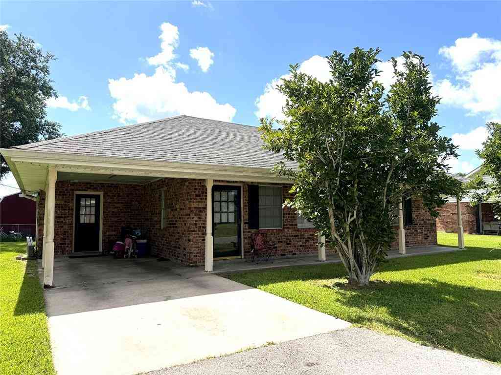 Homes For Sale - 1131 East Camellia Drive<br/> Thibodaux, LA 70301
