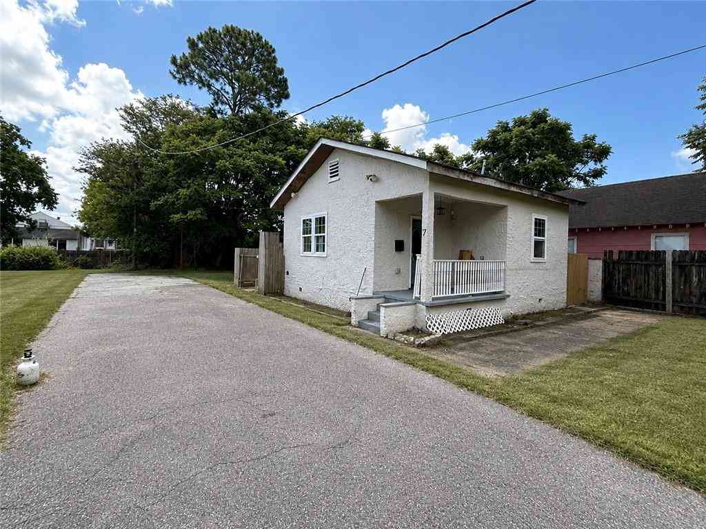 Homes For Sale - 7 Alice Court<br/> New Orleans, LA 70117
