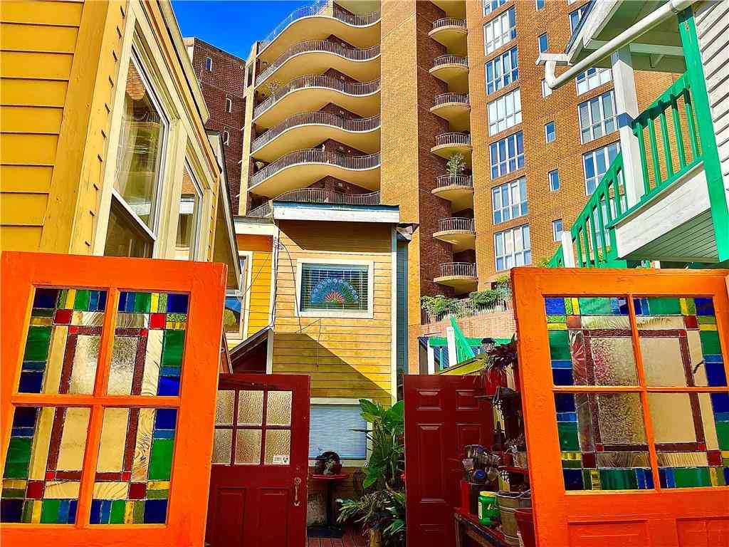 Multifamily For Rent - 7028 Magazine Street #A<br/> New Orleans, LA 70118