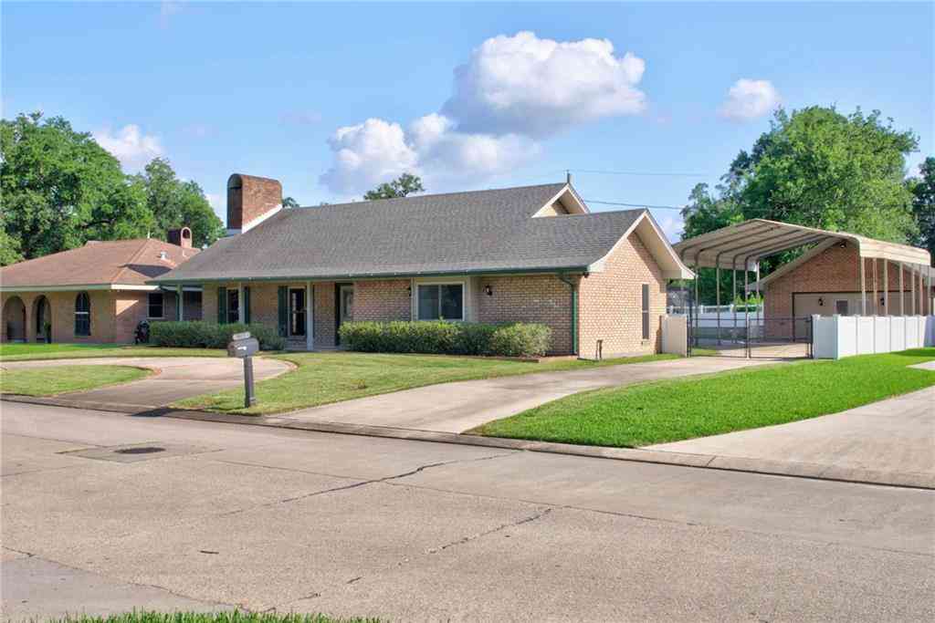 Homes For Sale - 215 Demandre Street<br/> Belle Chasse, LA 70037