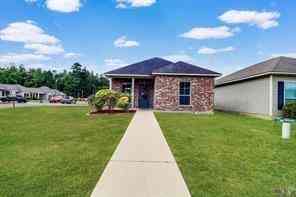 Homes For Rent - 10832 Moss Pointe Drive<br/> Denham Springs, LA 70726