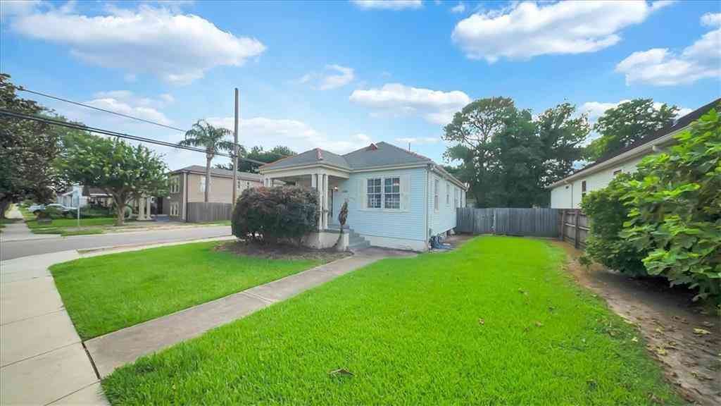 Homes For Sale - 4979 Painters Street<br/> New Orleans, LA 70122