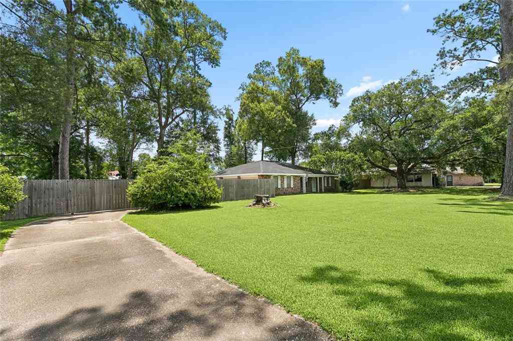 Homes For Sale - 130 Beechwood Drive<br/> Tangipahoa County, Ponchatoula, LA 70454