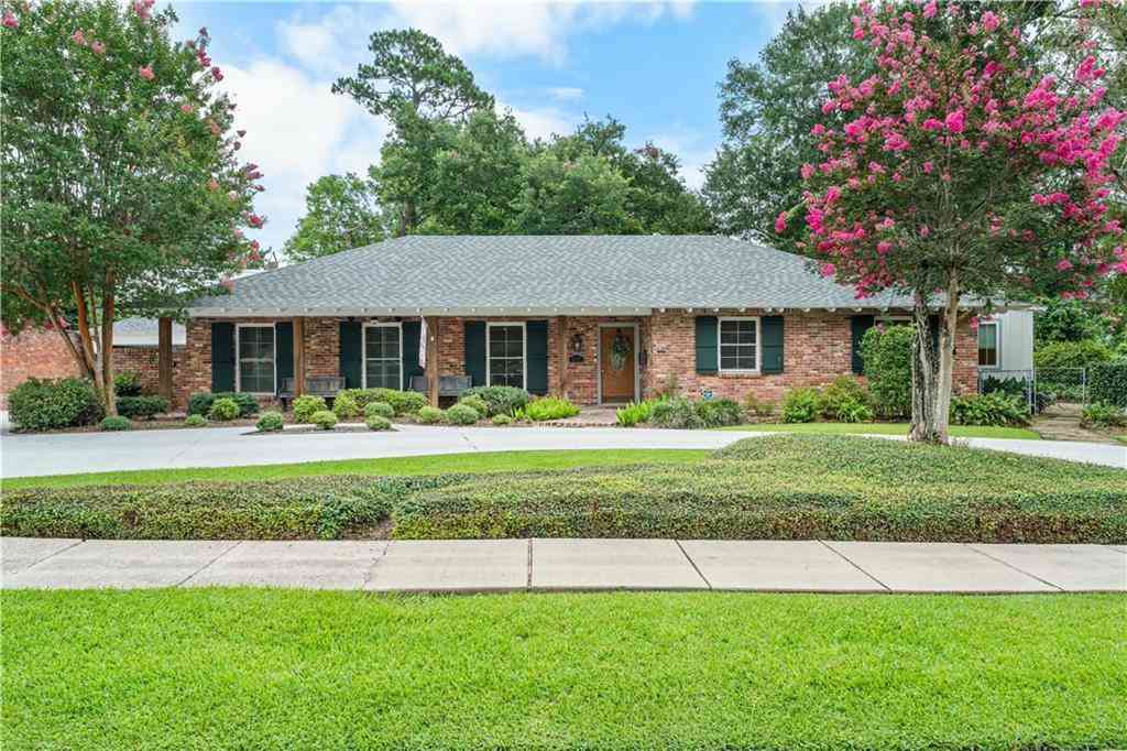 Homes For Sale - 3631 S Lakeshore Drive<br/> East Baton Rouge County, Baton Rouge, LA 70808