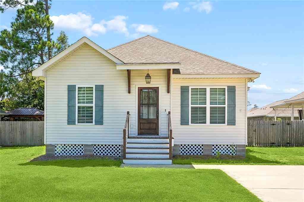 Homes For Sale - 70077 6th Street<br/> Covington, LA 70433