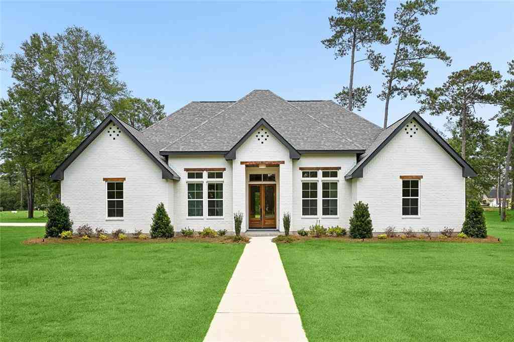 Homes For Sale - 7220 The Woods Avenue<br/> Abita Springs, LA 70420
