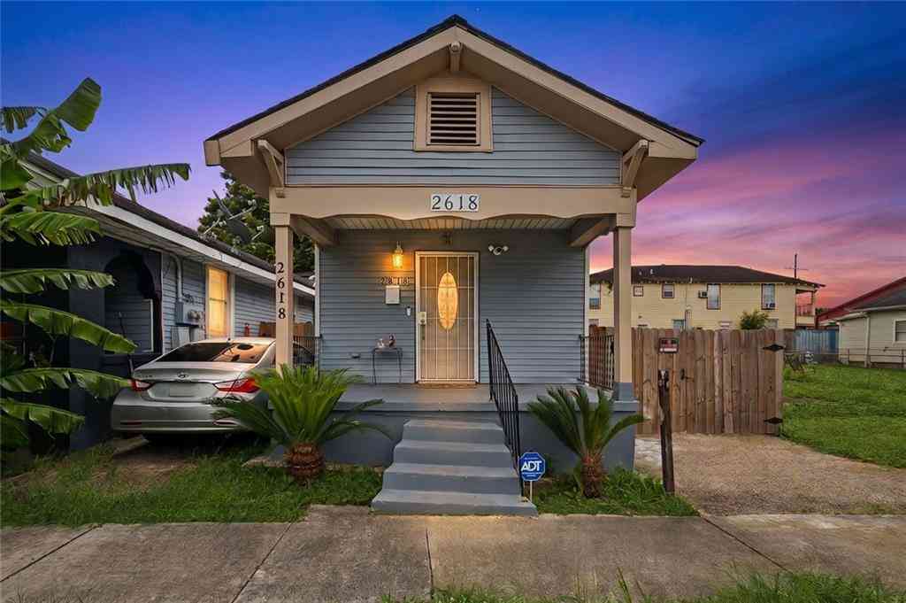 Homes For Sale - 2618 S Miro Street<br/> New Orleans, LA 70125