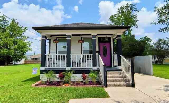 Homes For Sale - 624 Thayer Street<br/> New Orleans, LA 70114