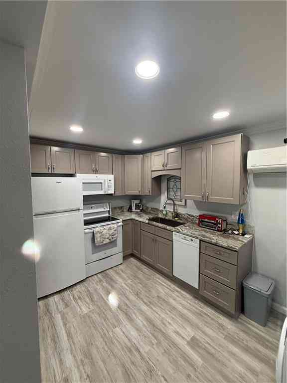 Townhouse For Rent - 257 Cherokee Street #2<br/> New Orleans, LA 70118