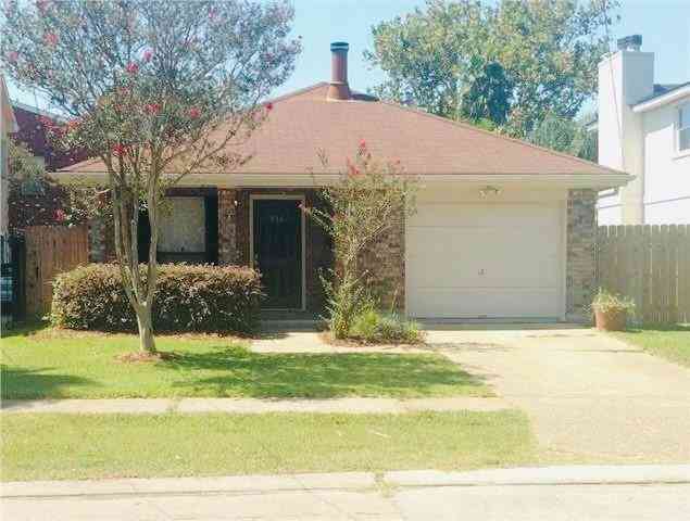 Homes For Rent - 916 Ridgewood Drive<br/> Metairie, LA 70001