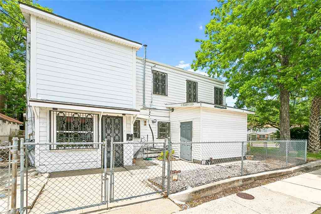 Multifamily For Rent - 2410 Gentilly Boulevard #2<br/> New Orleans, LA 70122