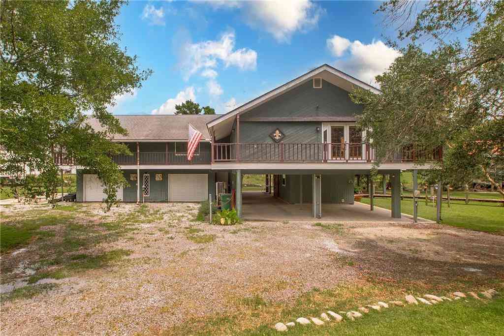 Homes For Sale - 20372 Fairway Drive<br/> Springfield, LA 70462