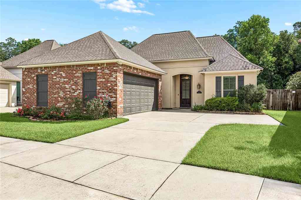 Homes For Sale - 8271 Valencia Court<br/> East Baton Rouge County, Baton Rouge, LA 70820