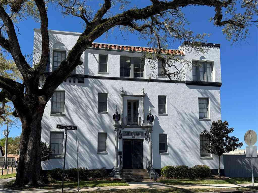 Apartment For Rent - 614 Metairie Road #3<br/> Metairie, LA 70005