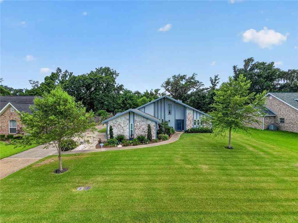 Homes For Sale - 103 Sheila Court<br/> Luling, LA 70070